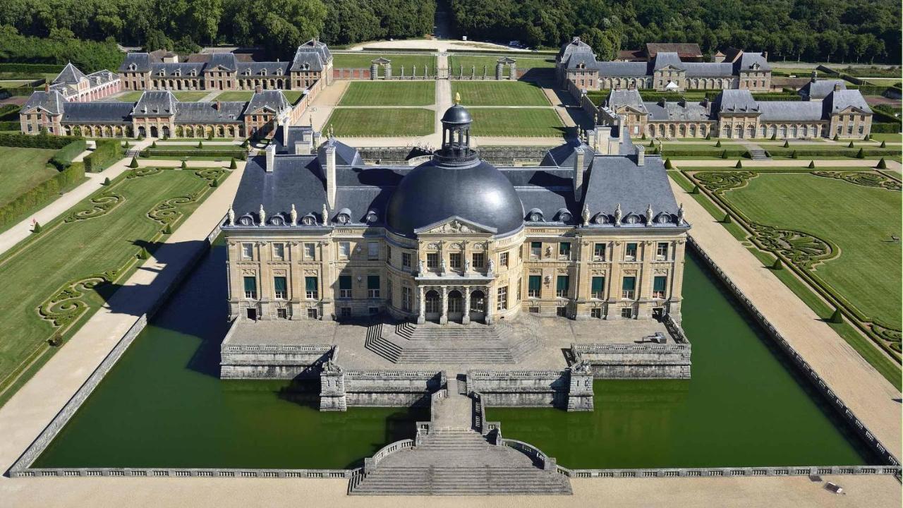 Mettez vous au vert près du château de Vaux le Vicomte en sous sol semi enterré Vila Maincy Exterior foto